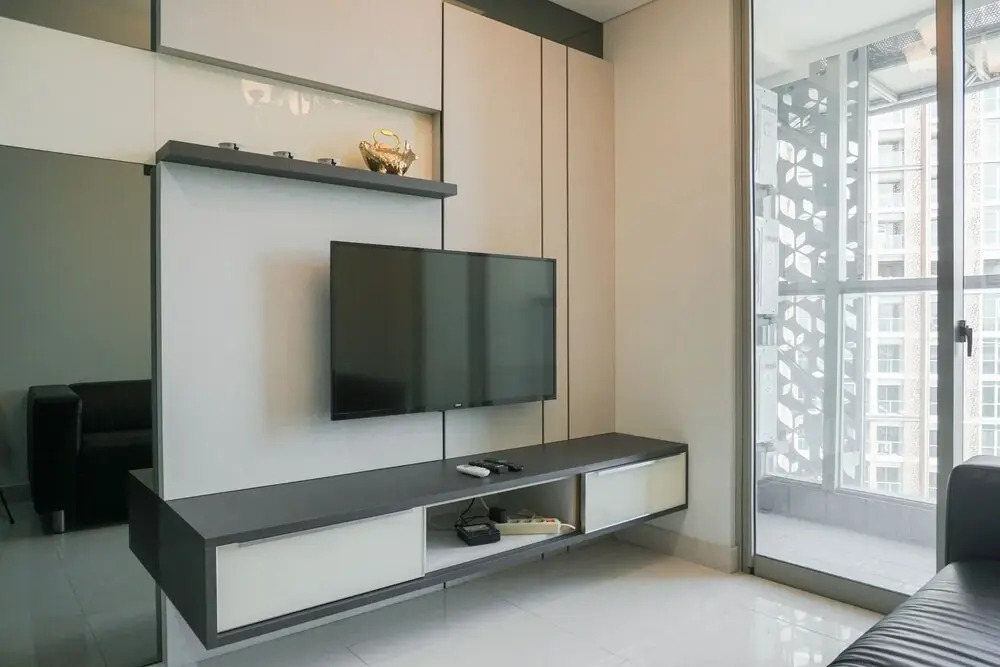 Great Location 2Br at Gold Coast Apartment Near Pik Area