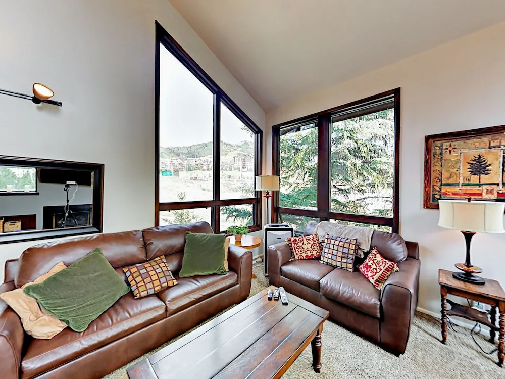 2148 Apache Trail Townhouse #11 5 Bedrooms 4 Bathrooms Townhouse