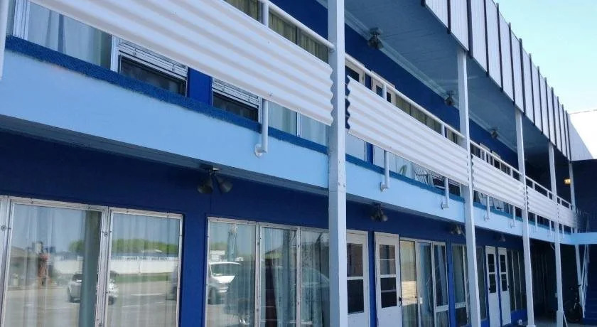 Skyline Motel