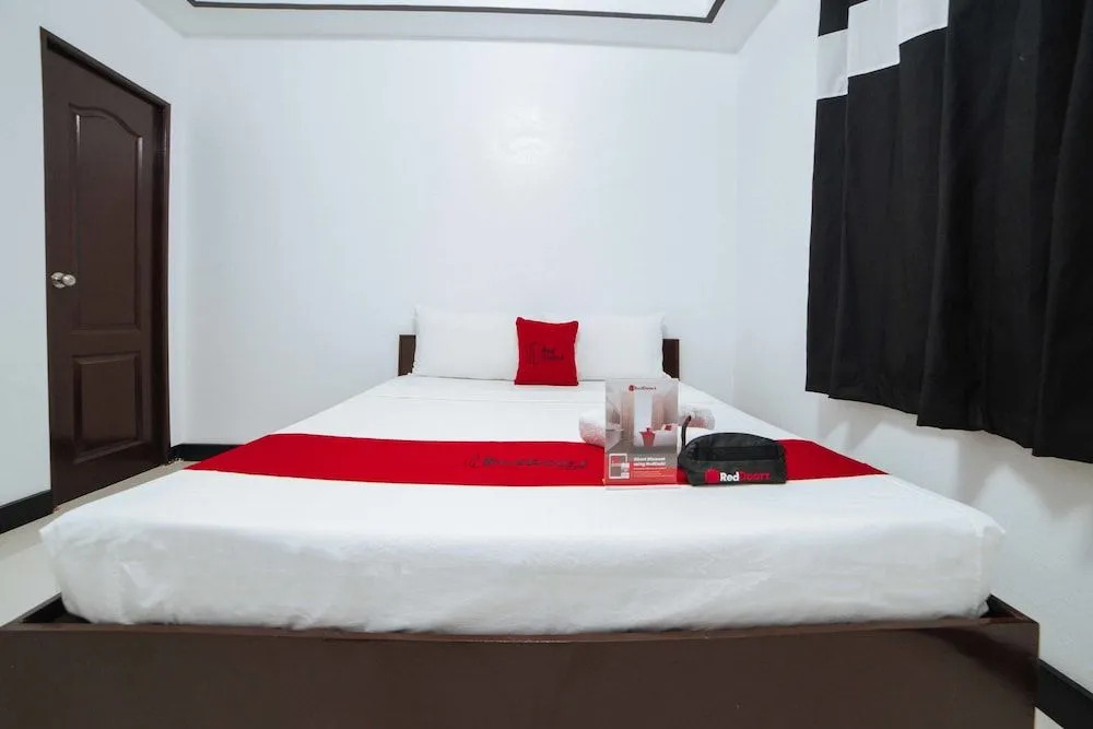 RedDoorz @ Colorado Street Angeles City
