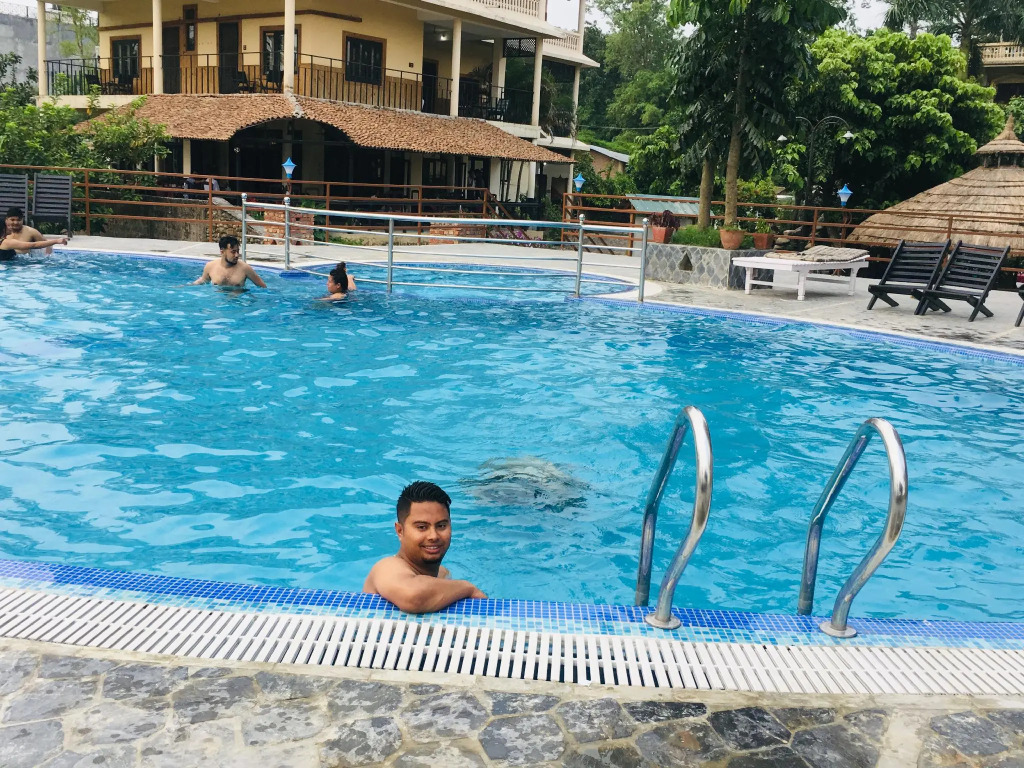 Hotel Riverside with Swimming pool