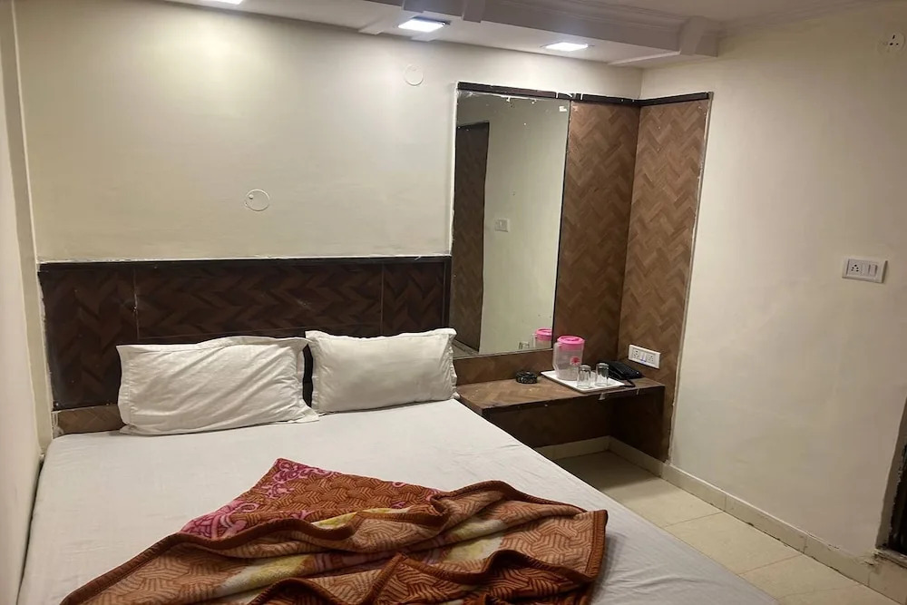 Hotel Re Pose Villa Walking Distance From New Delhi Railway Station and R K Ashram Metro Station