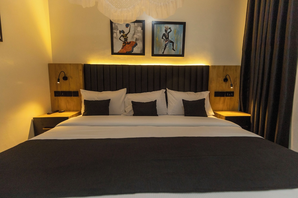 One Click Cozy Suites