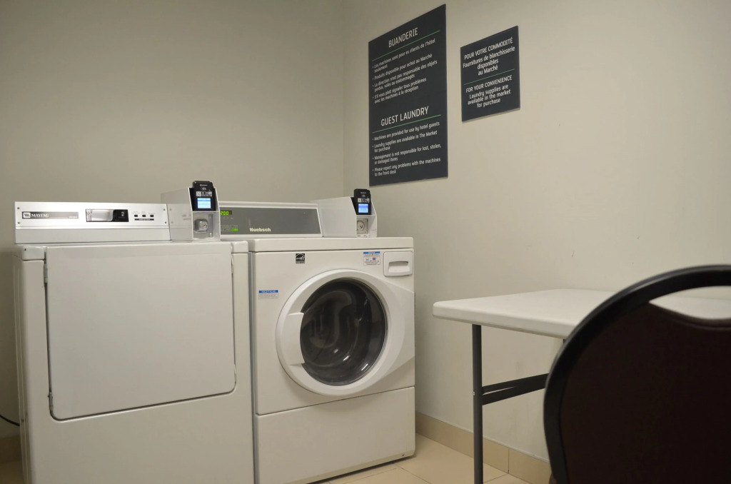Holiday Inn & Suites Montreal Airport by IHG