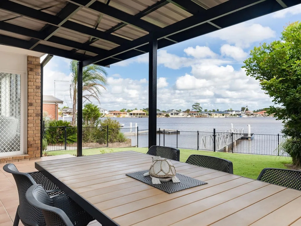 21 Melaleuca Drive - Waterfront - Pet Friendly - Stone Real Estate Yamba
