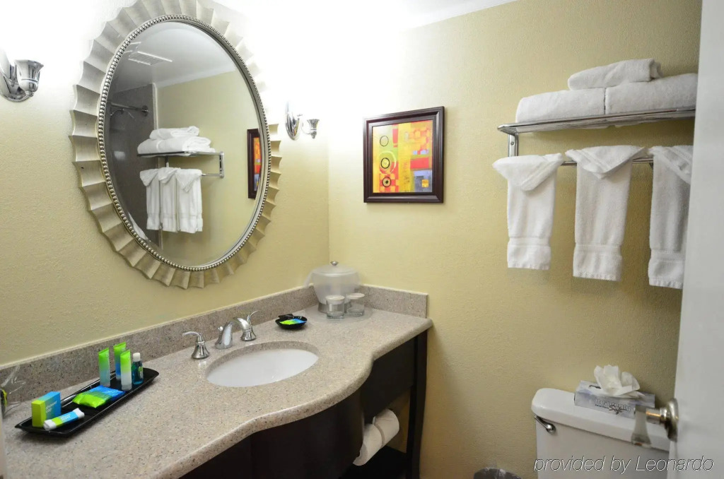 Holiday Inn Orlando East-UCF Area by IHG