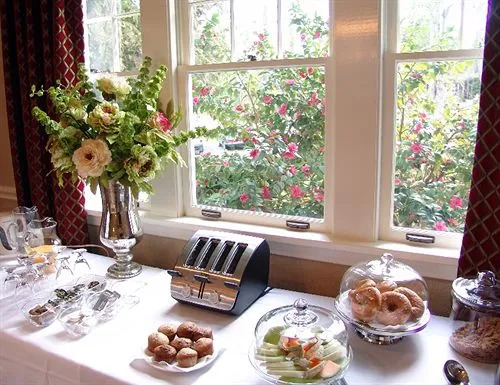 Crown Mansion Boutique Hotel & Villas