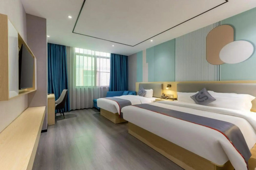 JinHong Hotel (Guangzhou Zhucun Subway Station)