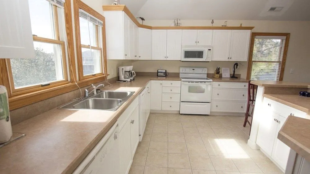 Hook, Line & Skipper - 6 Br Home