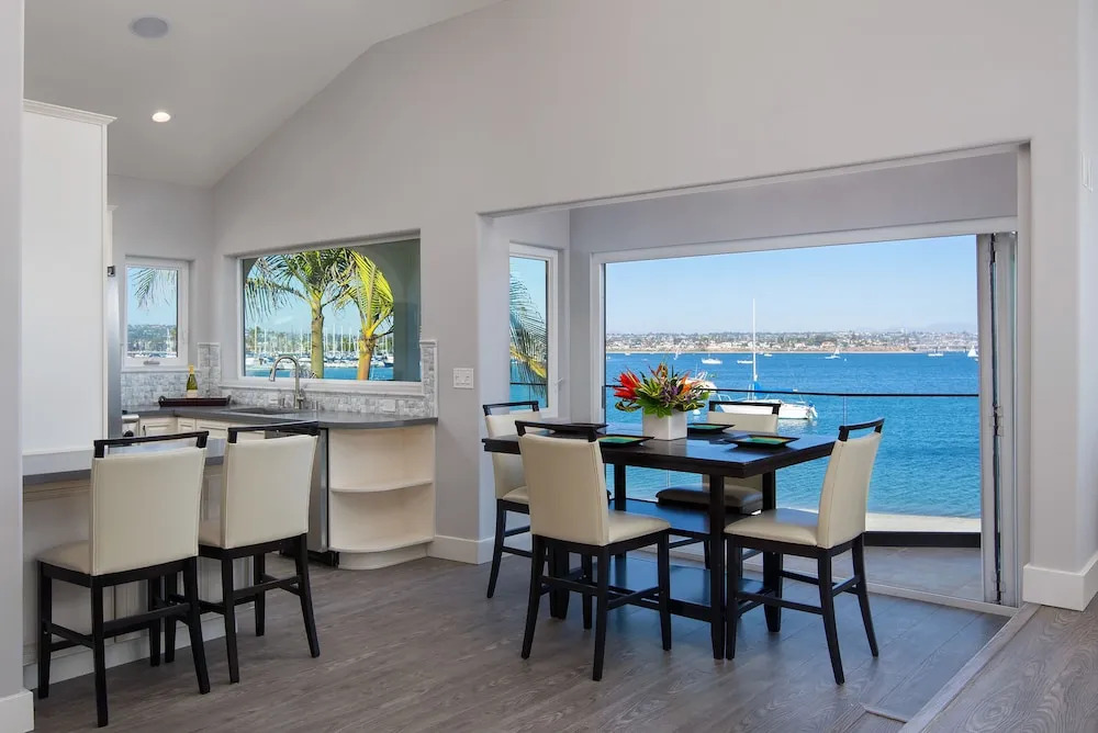 Point Break 4 8 Bedrooms 6.5 Bathrooms Villa