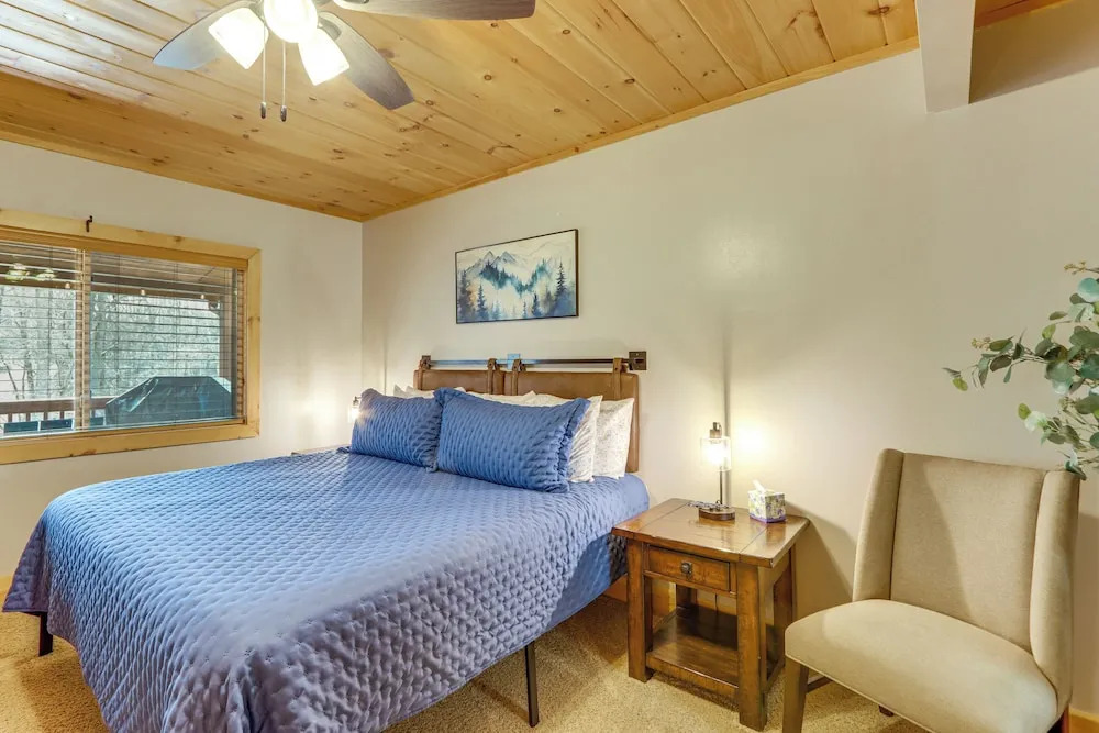 < 1 Mi to Lake Blue Ridge: Forest-view Gem w/ Deck