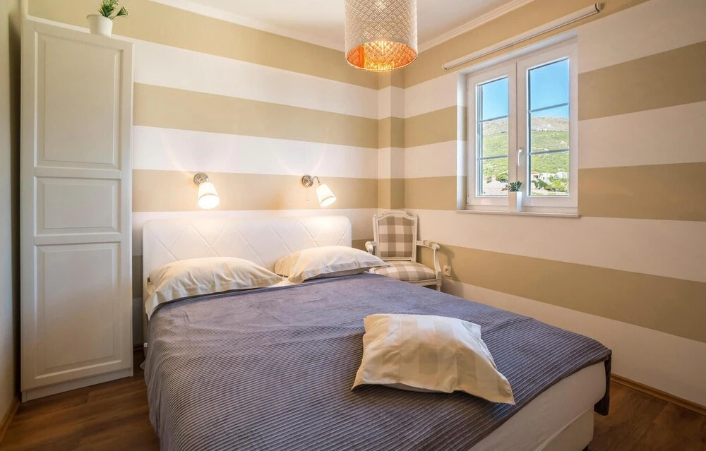 Awesome Apartment in Podstrana With 1 Bedrooms and Wifi