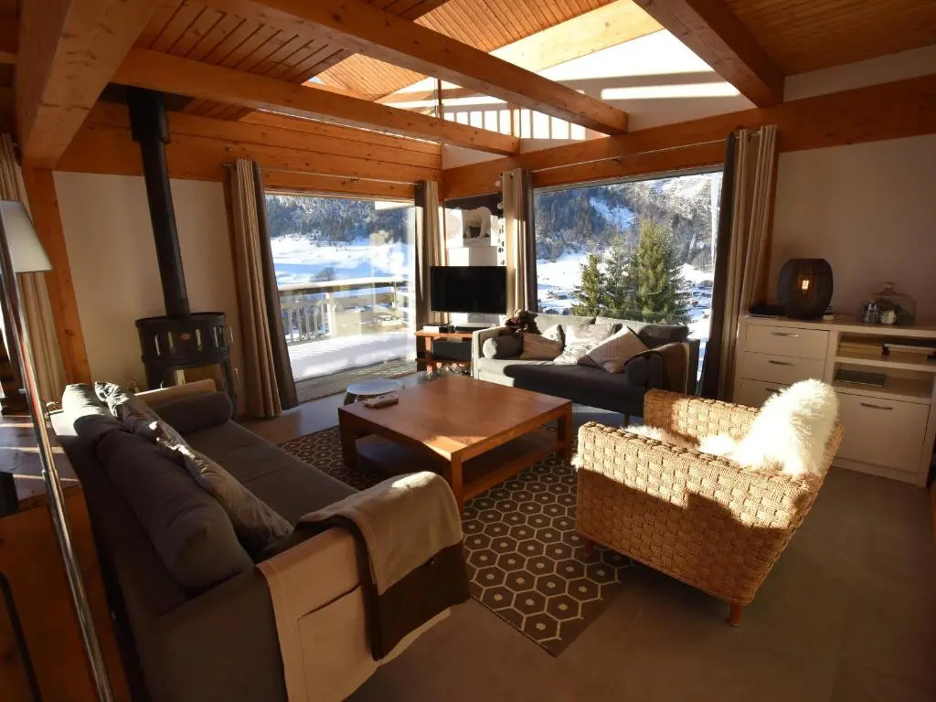 Chalet spacieux, skis aux pieds avec sauna, jacuzzi et salle de sport, proche centre et pistes - FR-1-467-68