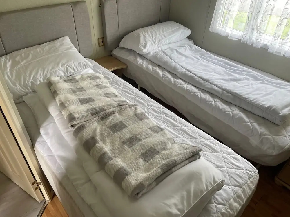 2 Bed Lodge Sleeps 5 - Pet Friendly, Wifi, Parking
