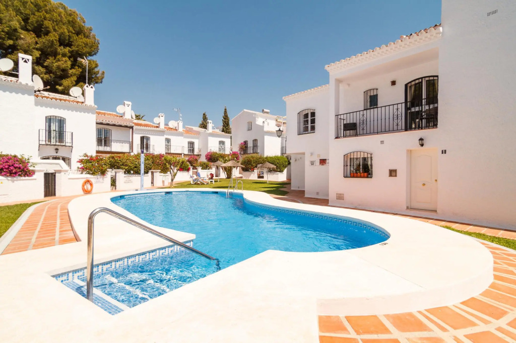 Los Pinos 23 Villas Casasol