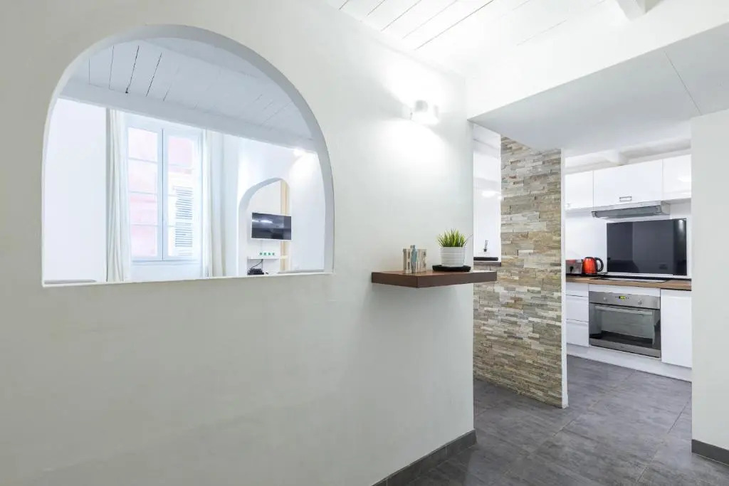 Duplex in Rue de la Préfecture Old Town 2 Bdrs