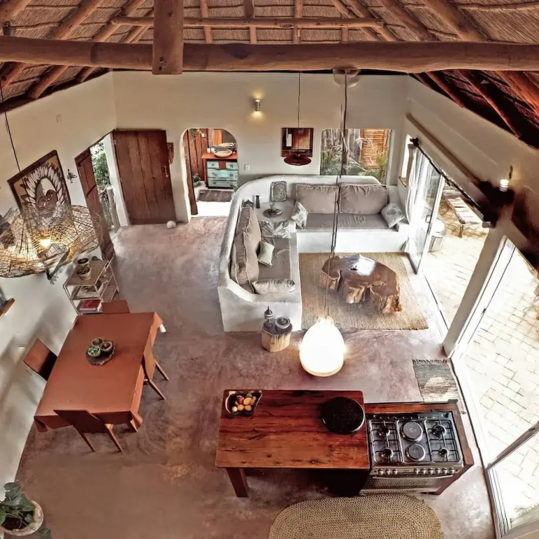 Pura Vida Tofo Beach House