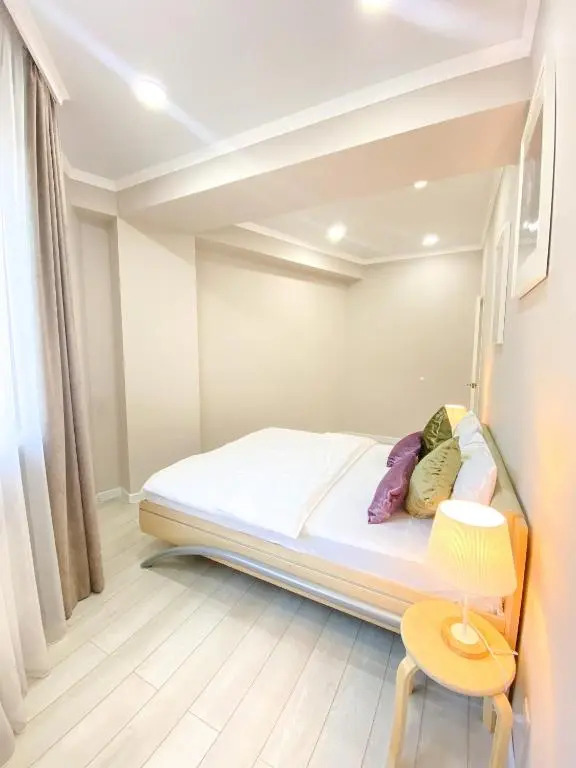 Modern Apartment in 10 min walk from Dostyk street