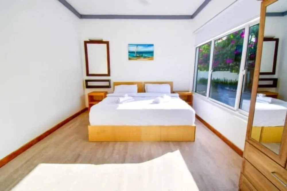 TWIN PALMS Surfhouse