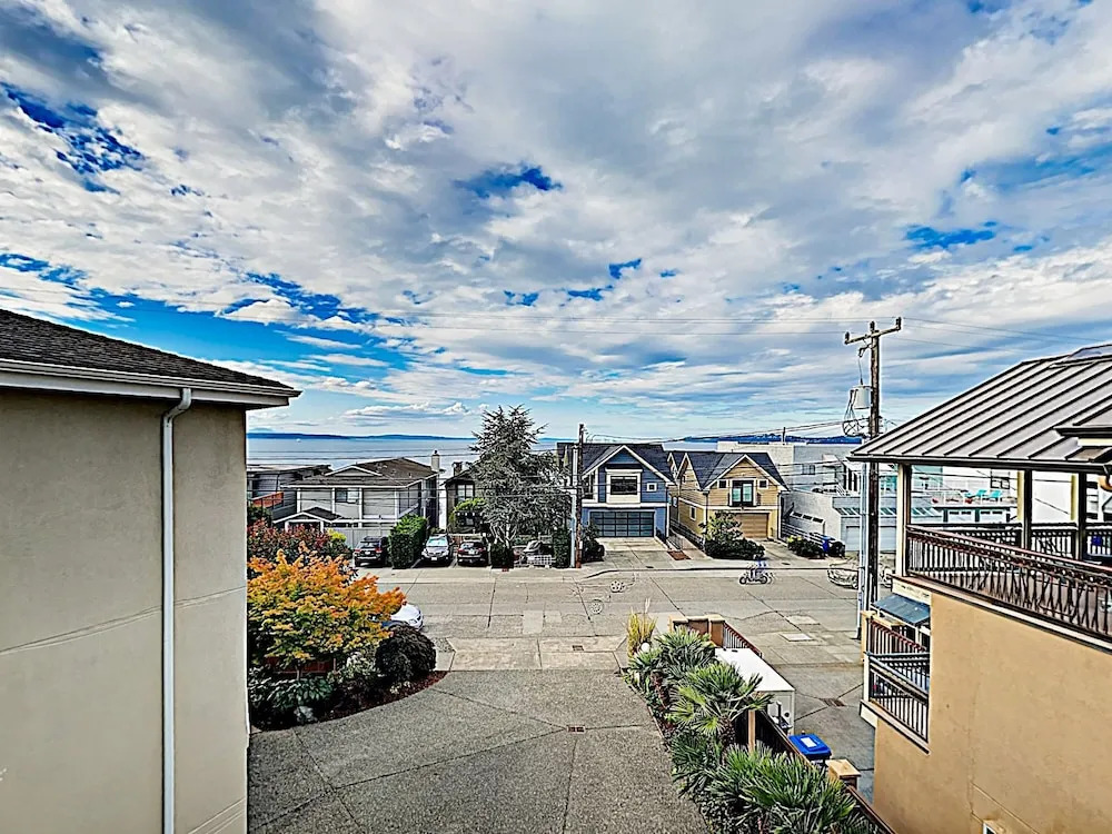 New Listing! Chic Alki Beach W/ Bay Views 4 Bedroom Home