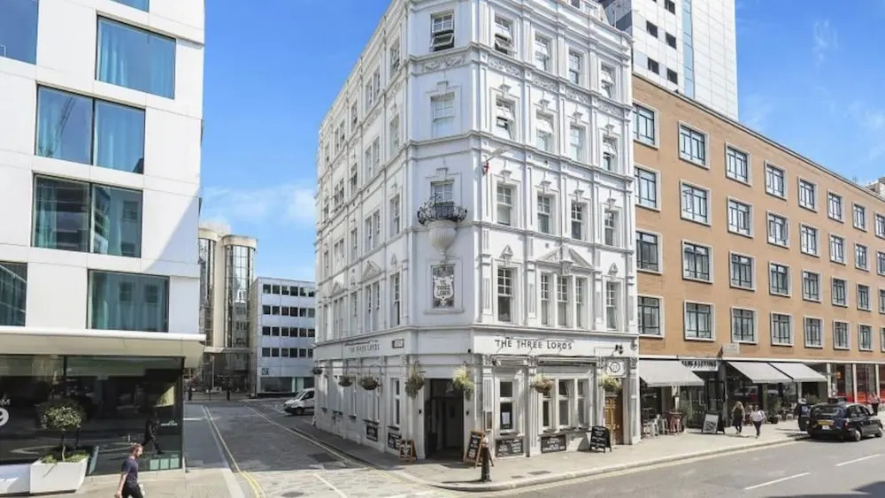 Bright And Spacious 1 Bedroom Apartment