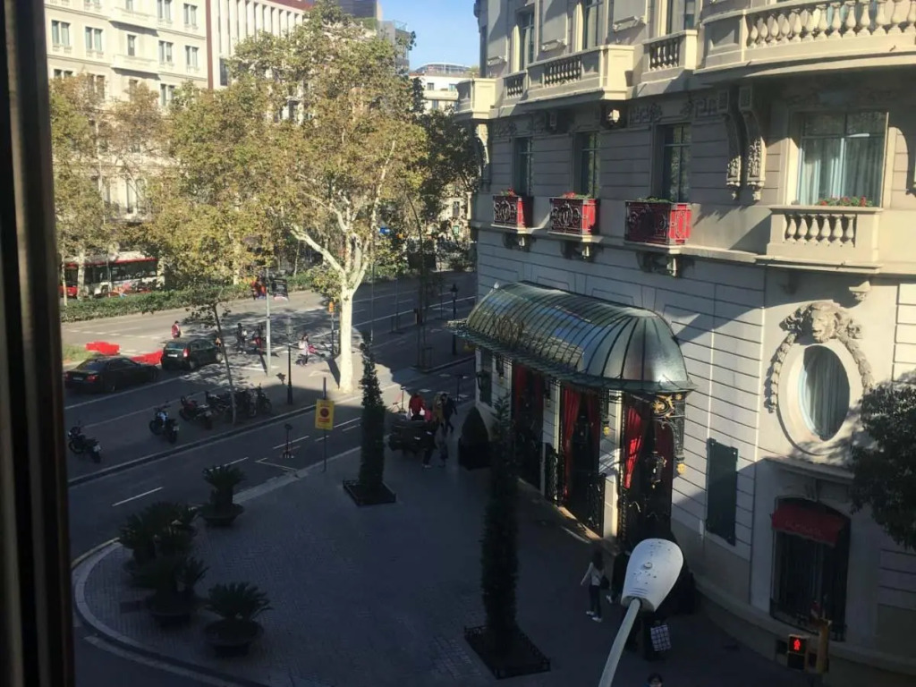 Fisa Rentals Gran Via Apartments