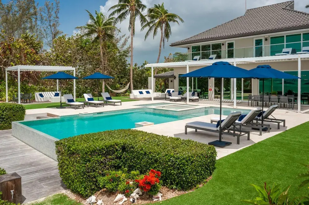 Black Urchin Boutique Resort