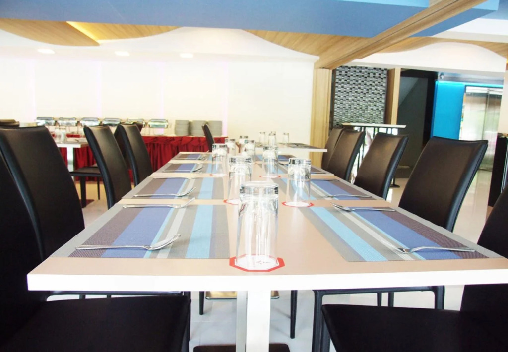 Grand Tower Inn Sathorn Hotel