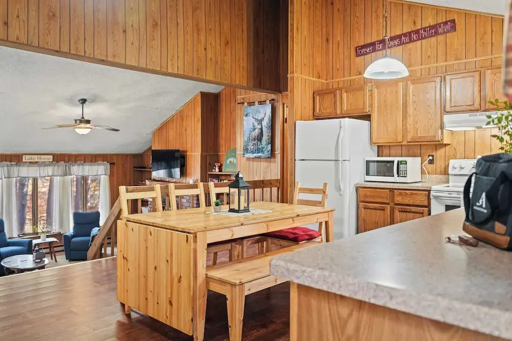 Mohegan by Avantstay Private Dock + Firepit Community Pool + Beach