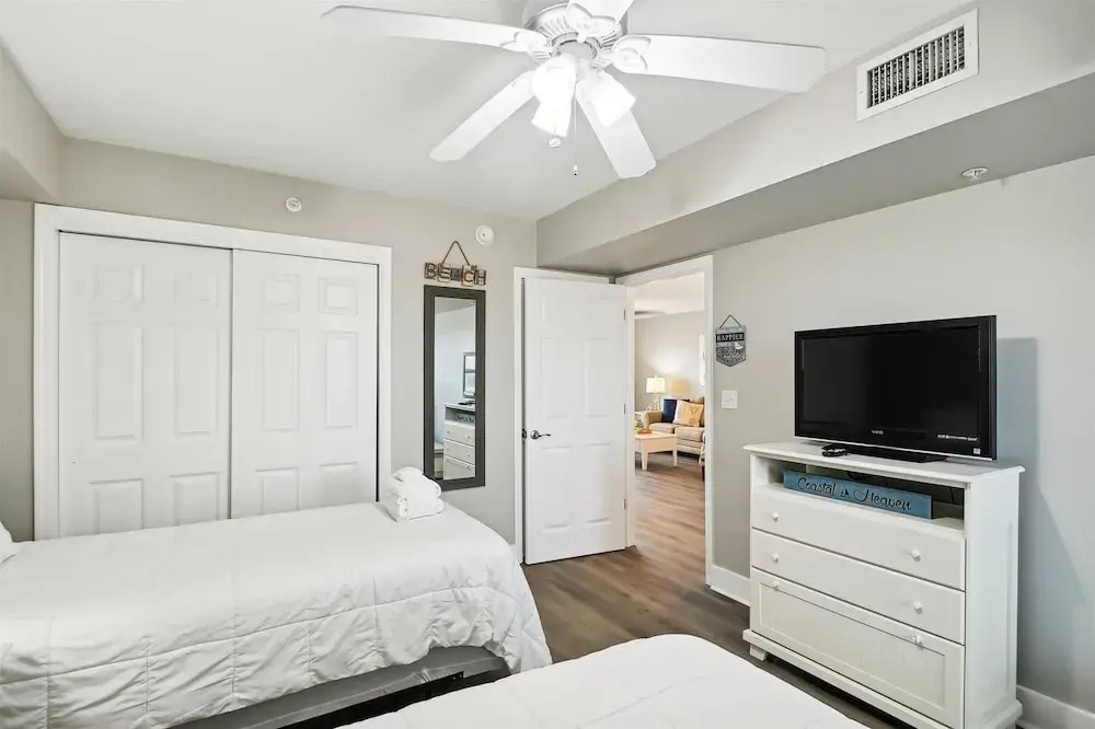 Seacrest 407 is a 2 BR Gulf front on Okaloosa Island by RedAwning