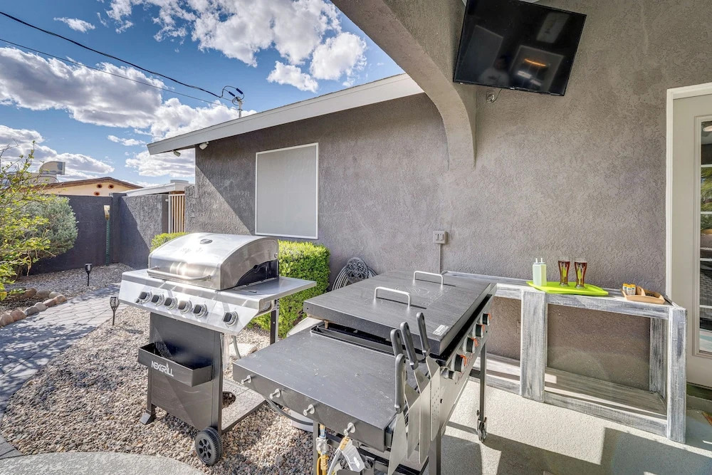 Pool, Spa & Mtn Views: Lake Havasu City Home