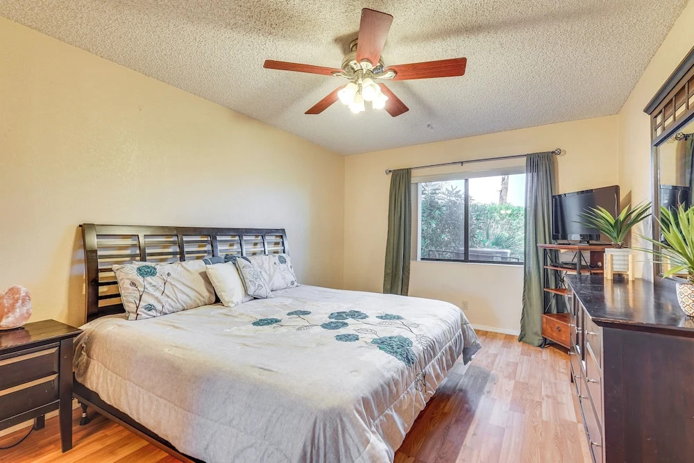 Walk to Golf & Beach: Queens Bay Resort Condo