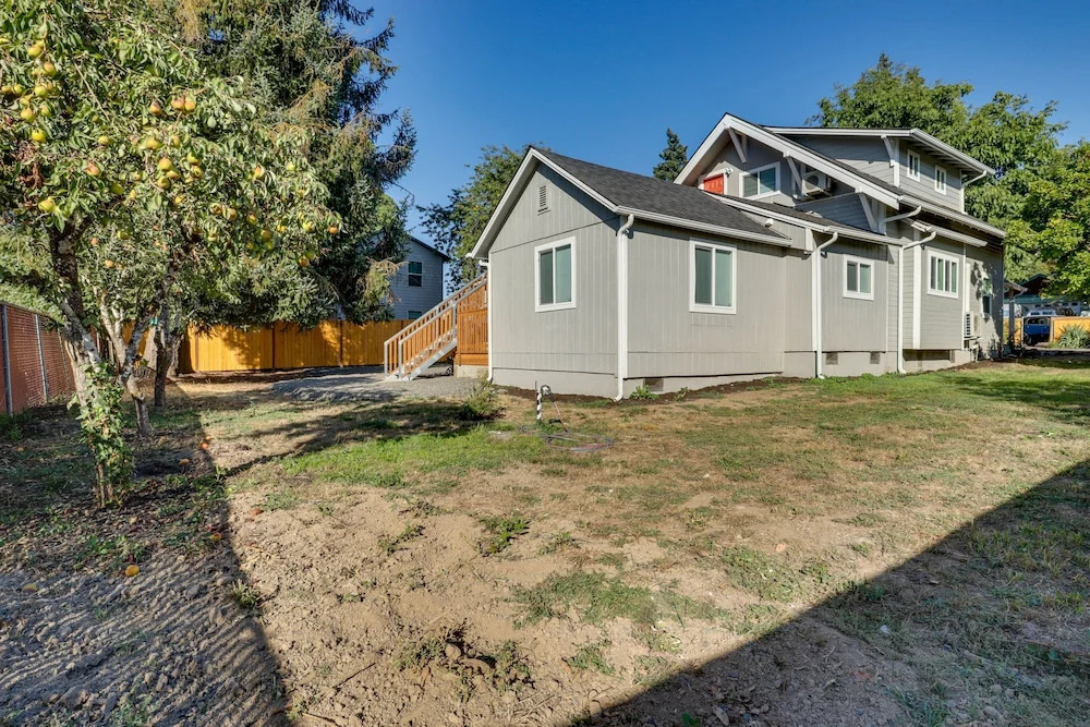Lafayette Townhome: Cozy Retreat w/ Private Patio