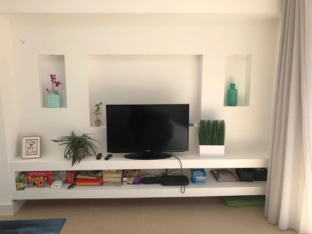 The Spacious Fitzjohn’s Road Apartment - RKC