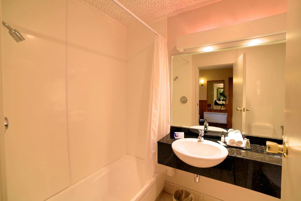 Brentwood Hotel