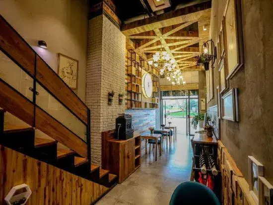 Fairyland Hotel (Kunming Chenggong High-Speed Railway Station)