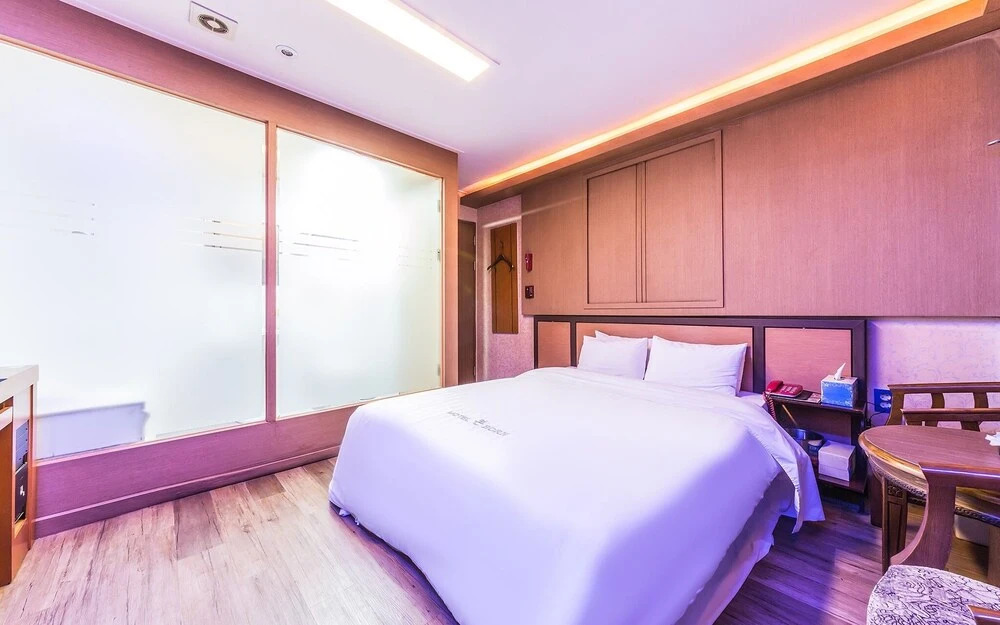 Oryu Bon Motel