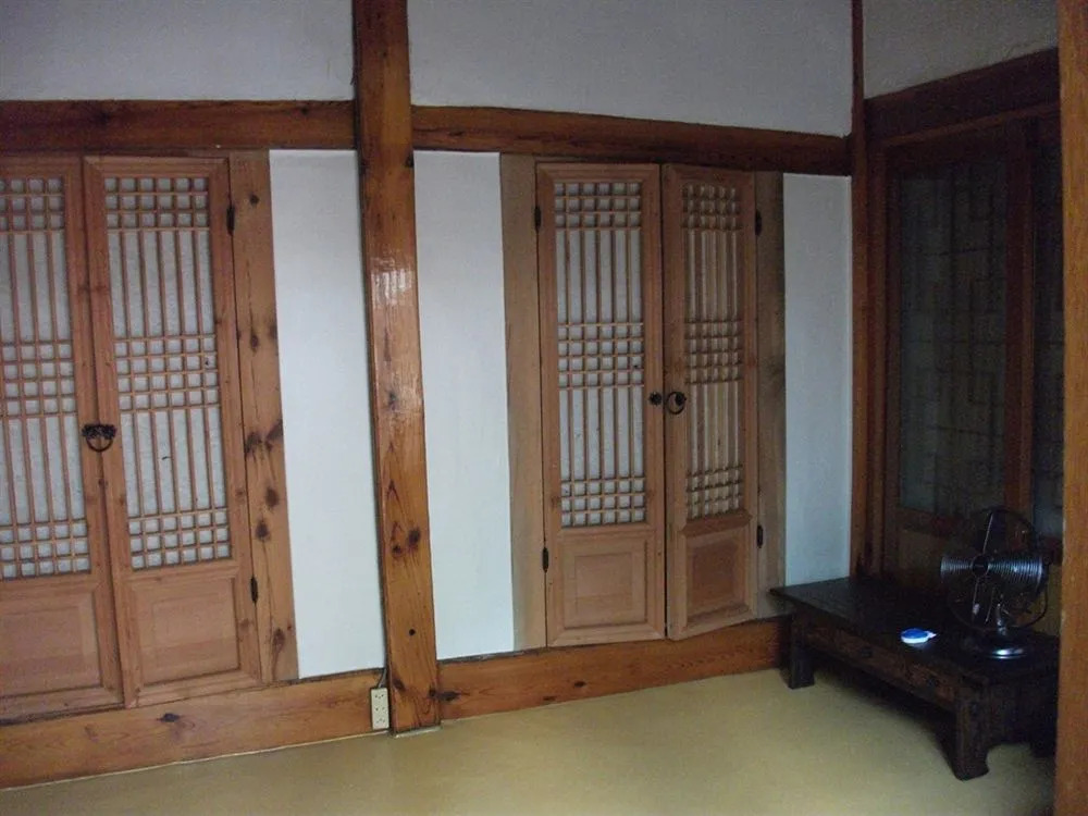 Bukchon Sarangchae Hanok Guesthouse