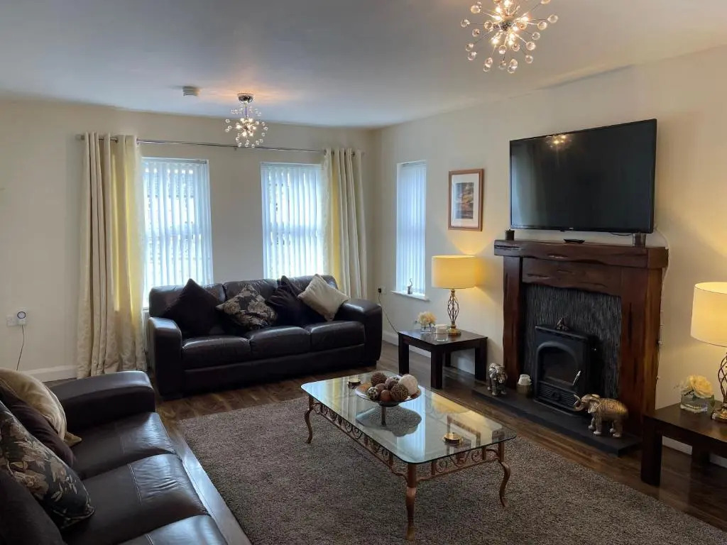 Luxury Portrush Holiday Homes - The Grange, Portrush Sleeps 12 - 6 bedrooms