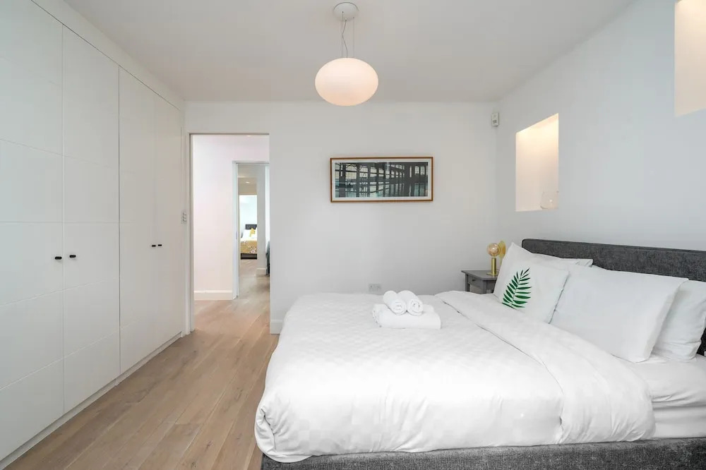 JOIVY Stylish 2-Bed Flat W/ Private Garden In Notting Hill,