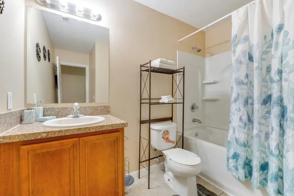 4 Mi to Disney! Family Townhome w/ Pool Access