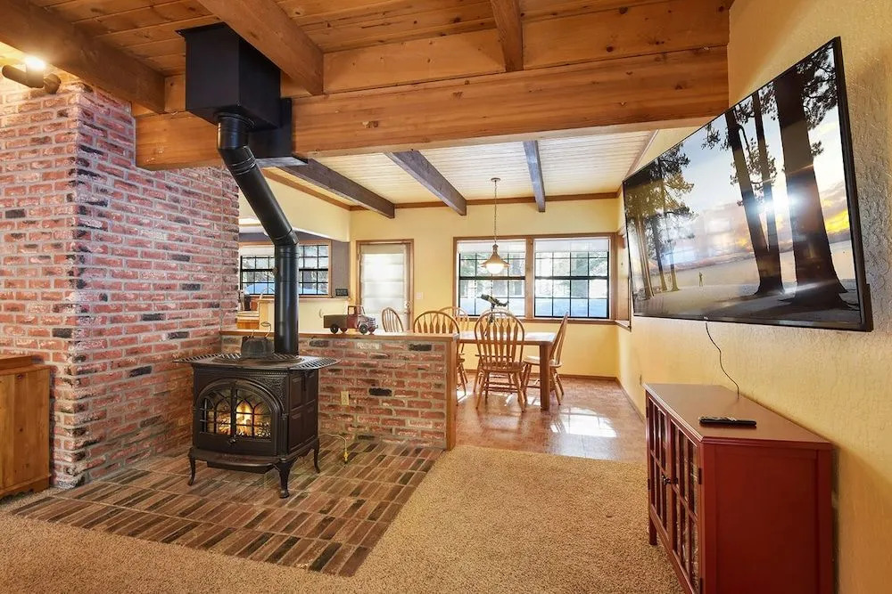 Relax Inn Close to Attractions Galore!
