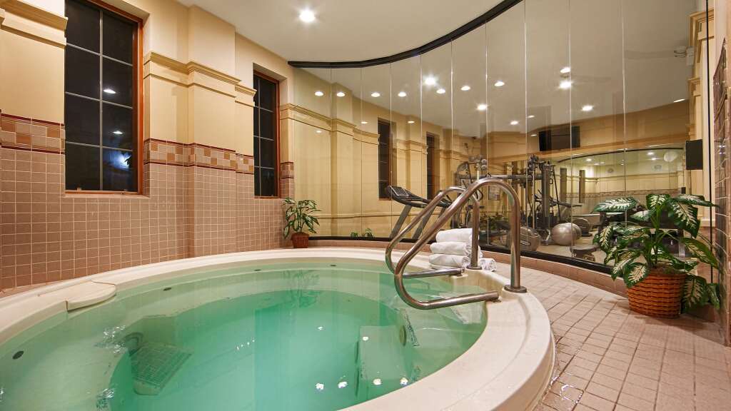 Best Western Plus Hawthorne Terrace Hotel
