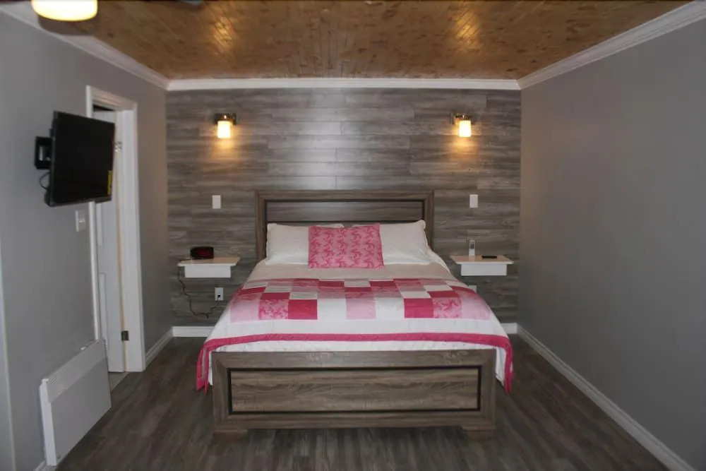 Raleigh Rooms & Taylors Crafts