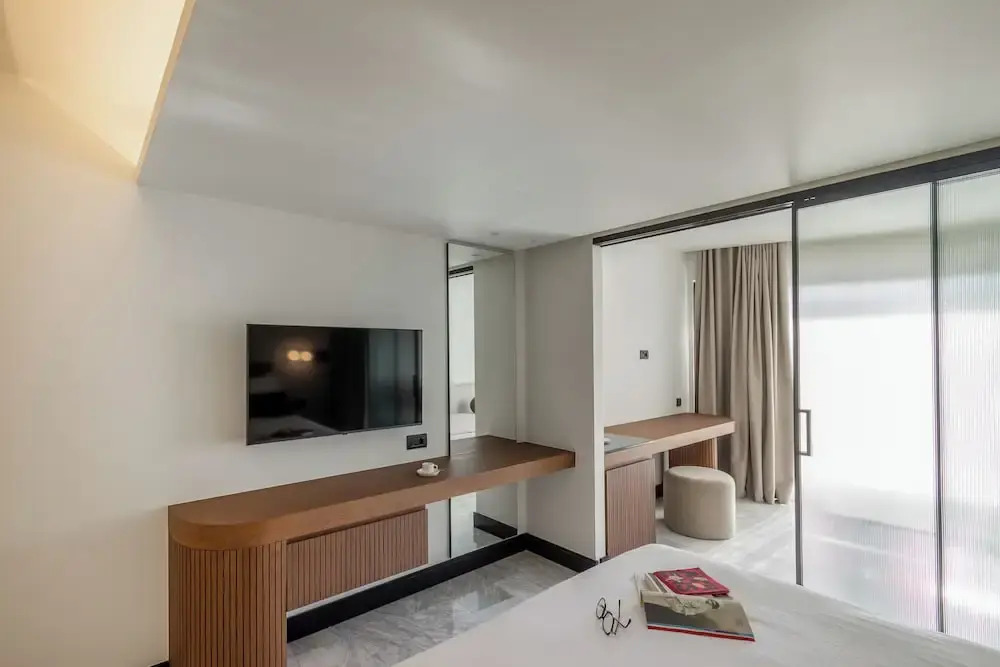 LAvventura Suites