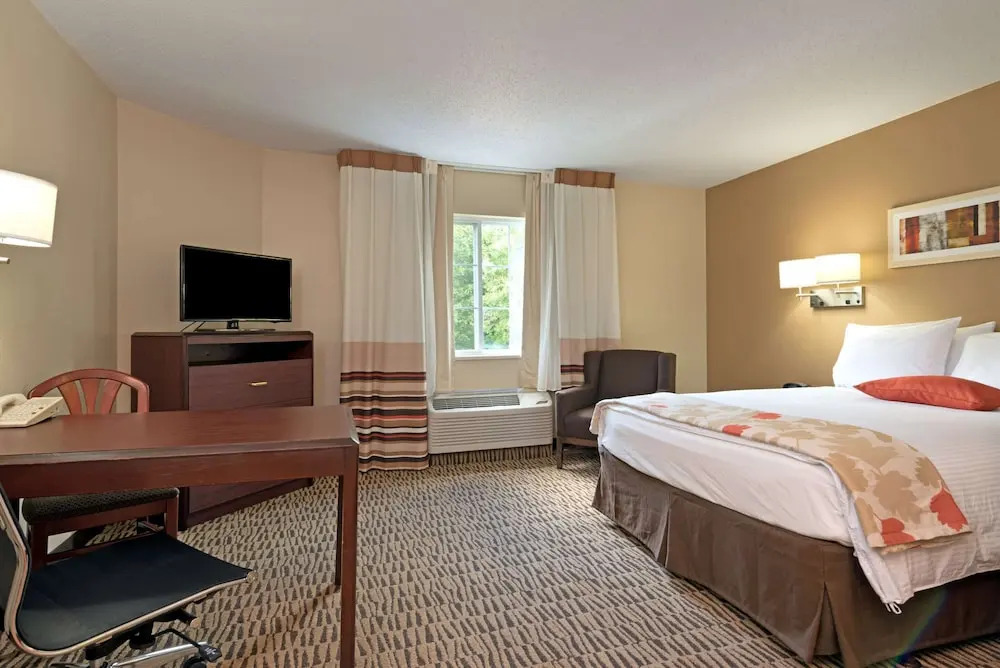 Hawthorn Suites by Wyndham Chicago Schaumburg