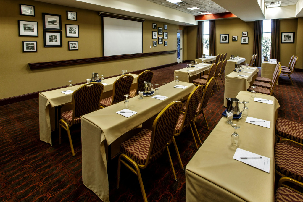 Hampton Inn & Suites Staten Island