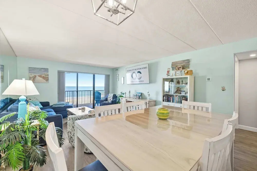 Mariner 1 3M Oceanfront 2BR Condo, Balcony Views & Modern Comfort