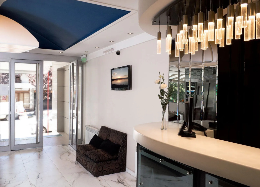 AMERICAN SUITES