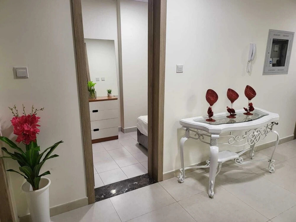 401 Luxury 2Bhk Apartment With Maid Room